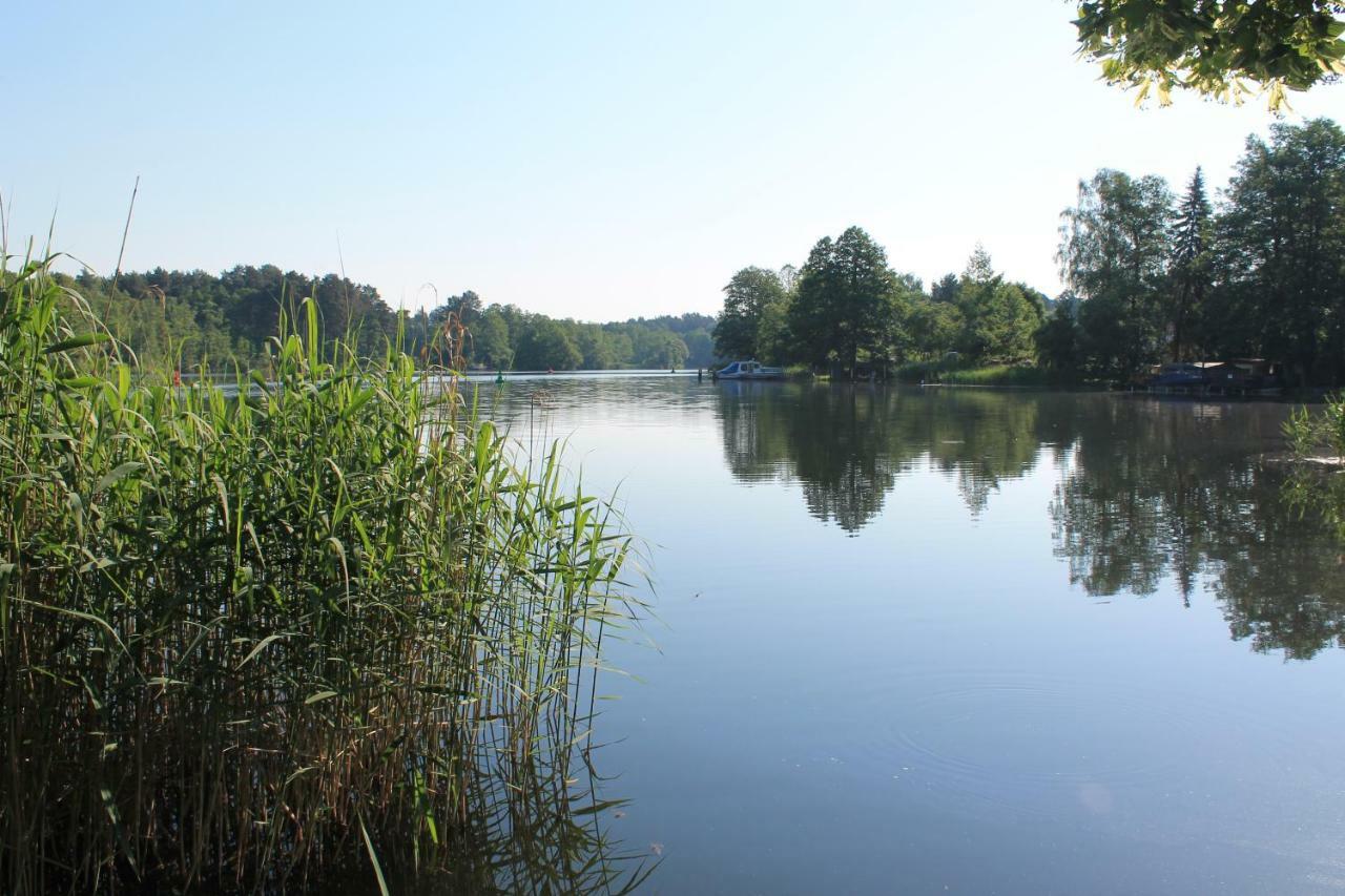 שורפהייד Ferienappartements Am See מראה חיצוני תמונה